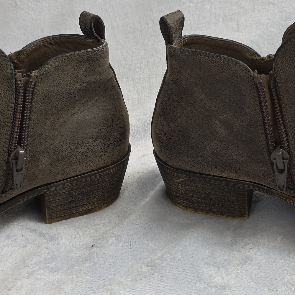 Hot Tomato Brown Ankle Booties Womens Size 8 Side Zip Low Heel Distressed Look - Picture 4 of 9